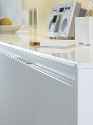 SieMatic S3 recessed channels with grip slots and unique 1-cm countertop